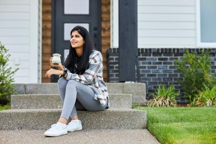 women-on-porch-with-coffee-reeds-crossing.jpg