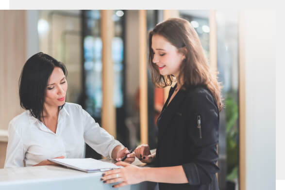 Retail shops in Hillsboro, Oregon at Reed's Crossing Town Center